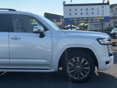 صورة 4 لـ 2023 Toyota LAND CRUISER 300