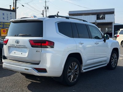 صورة 6 لـ 2023 Toyota LAND CRUISER 300