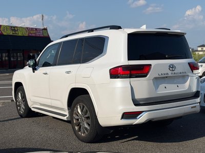 صورة 10 لـ 2023 Toyota LAND CRUISER 300
