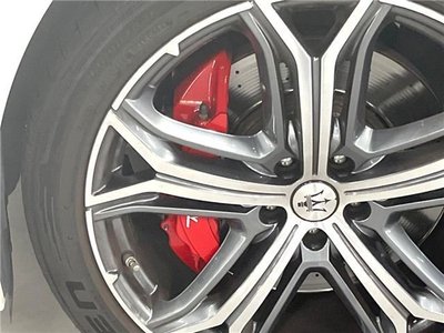 2020 Maserati LEVANTE photo 6