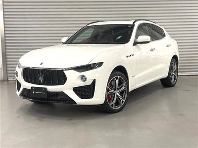 2020 Maserati LEVANTE photo 4