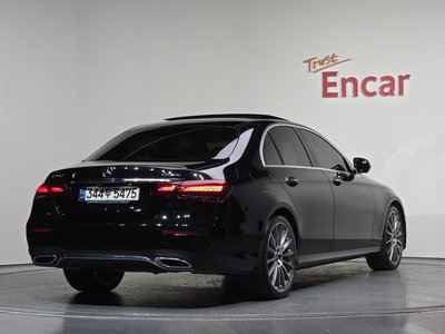MERCEDES-BENZ E-CLASS - 4