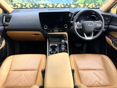 2023 Lexus NX photo 2