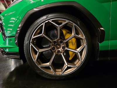 صورة 6 لـ 2024 Lamborghini URUS