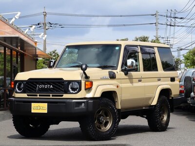TOYOTA LAND CRUISER 70