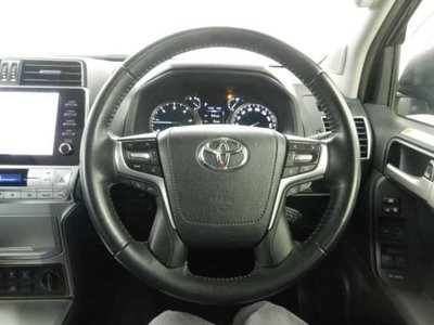 TOYOTA LAND CRUISER PRADO - 8