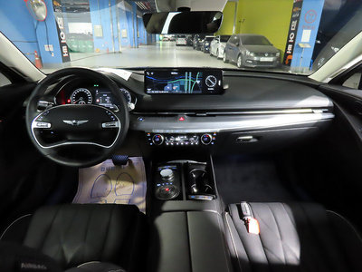 GENESIS G80 (RG3) - 6