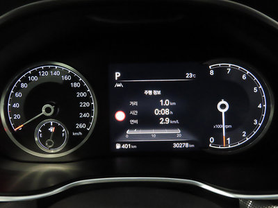 GENESIS G80 (RG3) - 9
