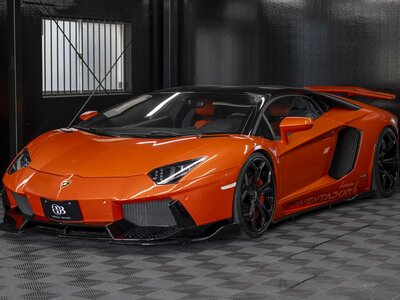 LAMBORGHINI AVENTADOR