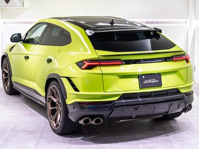LAMBORGHINI URUS - 6