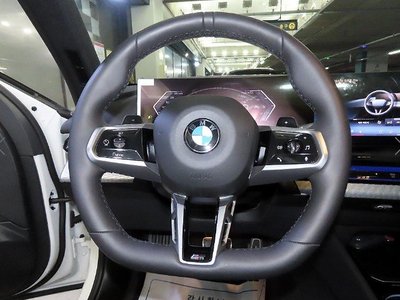 صورة 8 لـ 2025 BMW 5 SERIES