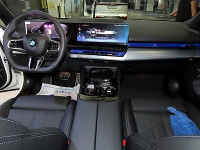 صورة 10 لـ 2025 BMW 5 SERIES
