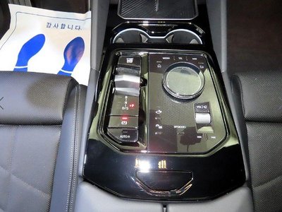 صورة مصغرة 11 لـ 2025 BMW 5 SERIES