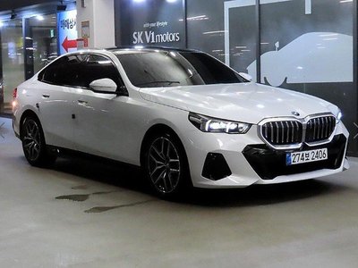 صورة 1 لـ 2025 BMW 5 SERIES
