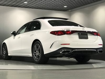 MERCEDES-BENZ E-CLASS - 10