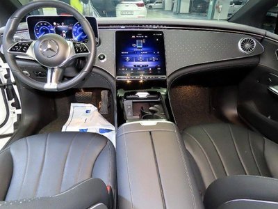 MERCEDES-BENZ EQE - 9
