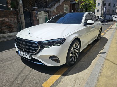MERCEDES-BENZ E-CLASS - 1