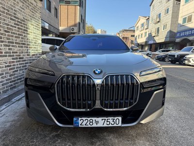 BMW 7 SERIES - 1