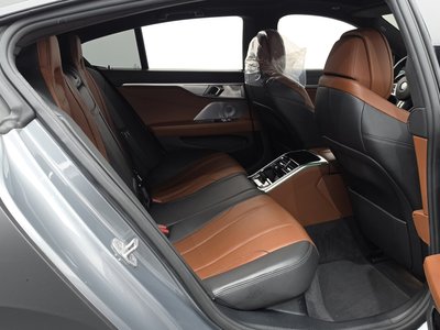2022 BMW 8 SERIES thumbnail 17