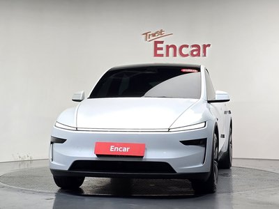 TESLA MODEL Y - 2