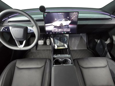 TESLA MODEL Y - 5
