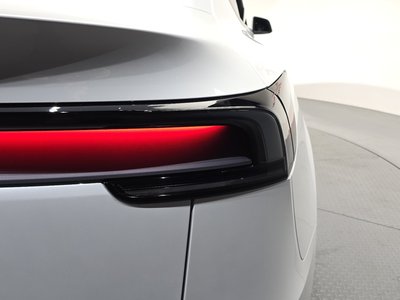TESLA MODEL Y - 10
