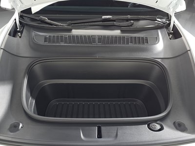 TESLA MODEL Y - 7