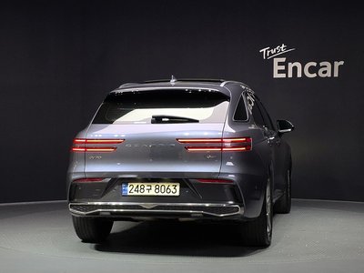 صورة 3 لـ 2024 Genesis GV70