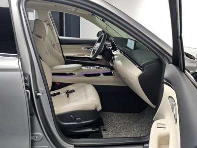 صورة مصغرة 16 لـ 2021 Genesis GV70