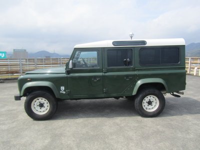 LAND ROVER DEFENDER - 4