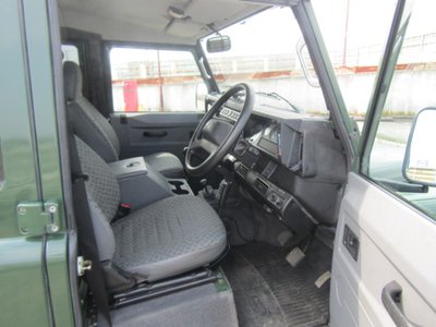 LAND ROVER DEFENDER - 9