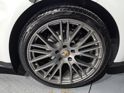 PORSCHE PANAMERA - 8