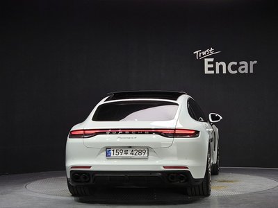 PORSCHE PANAMERA - 3