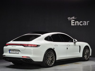 PORSCHE PANAMERA - 4