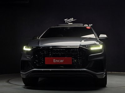 AUDI Q8 - 2