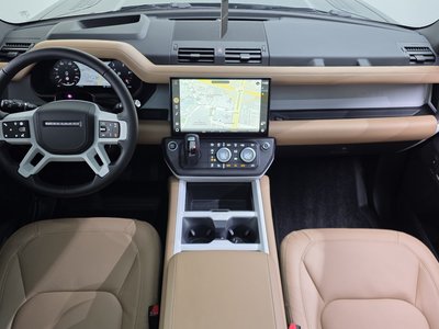 LAND ROVER DEFENDER - 9