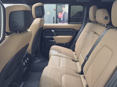 LAND ROVER DEFENDER - 3