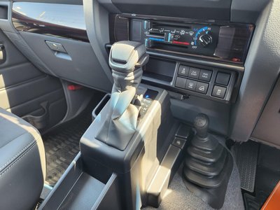 TOYOTA LAND CRUISER 70 - 9