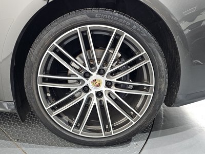 PORSCHE PANAMERA - 8