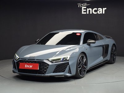 AUDI R8 - 1