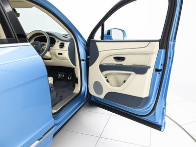BENTLEY BENTAYGA - 8