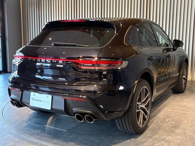 PORSCHE MACAN - 4