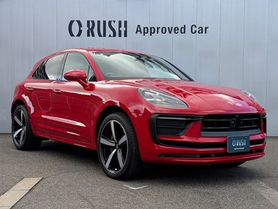 PORSCHE MACAN - 1