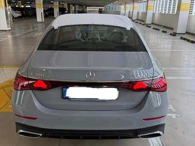 MERCEDES-BENZ E-CLASS - 2