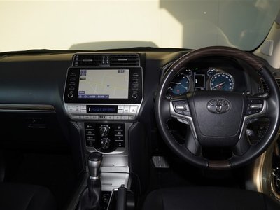 TOYOTA LAND CRUISER PRADO - 7