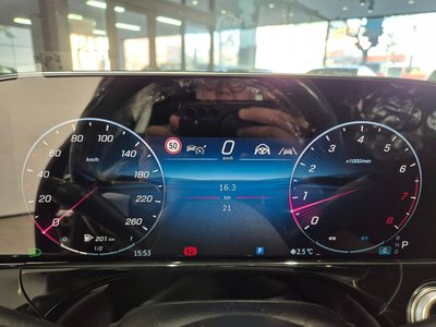 MERCEDES-BENZ E-CLASS - 8