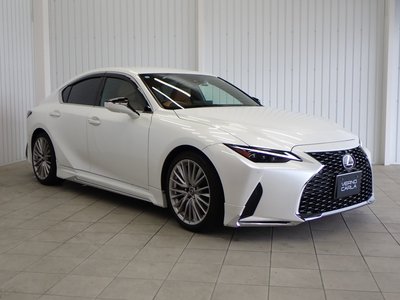 LEXUS IS - 10