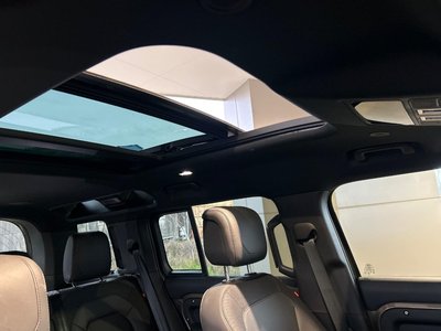 LAND ROVER DEFENDER - 5