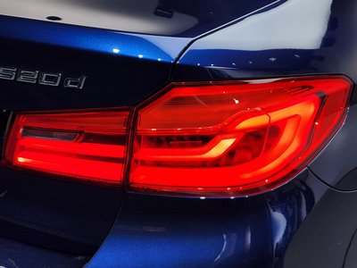 2017 BMW 5 SERIES — фото 10
