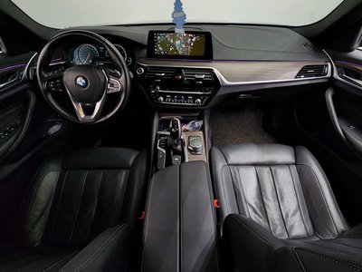 2017 BMW 5 SERIES — фото 5
